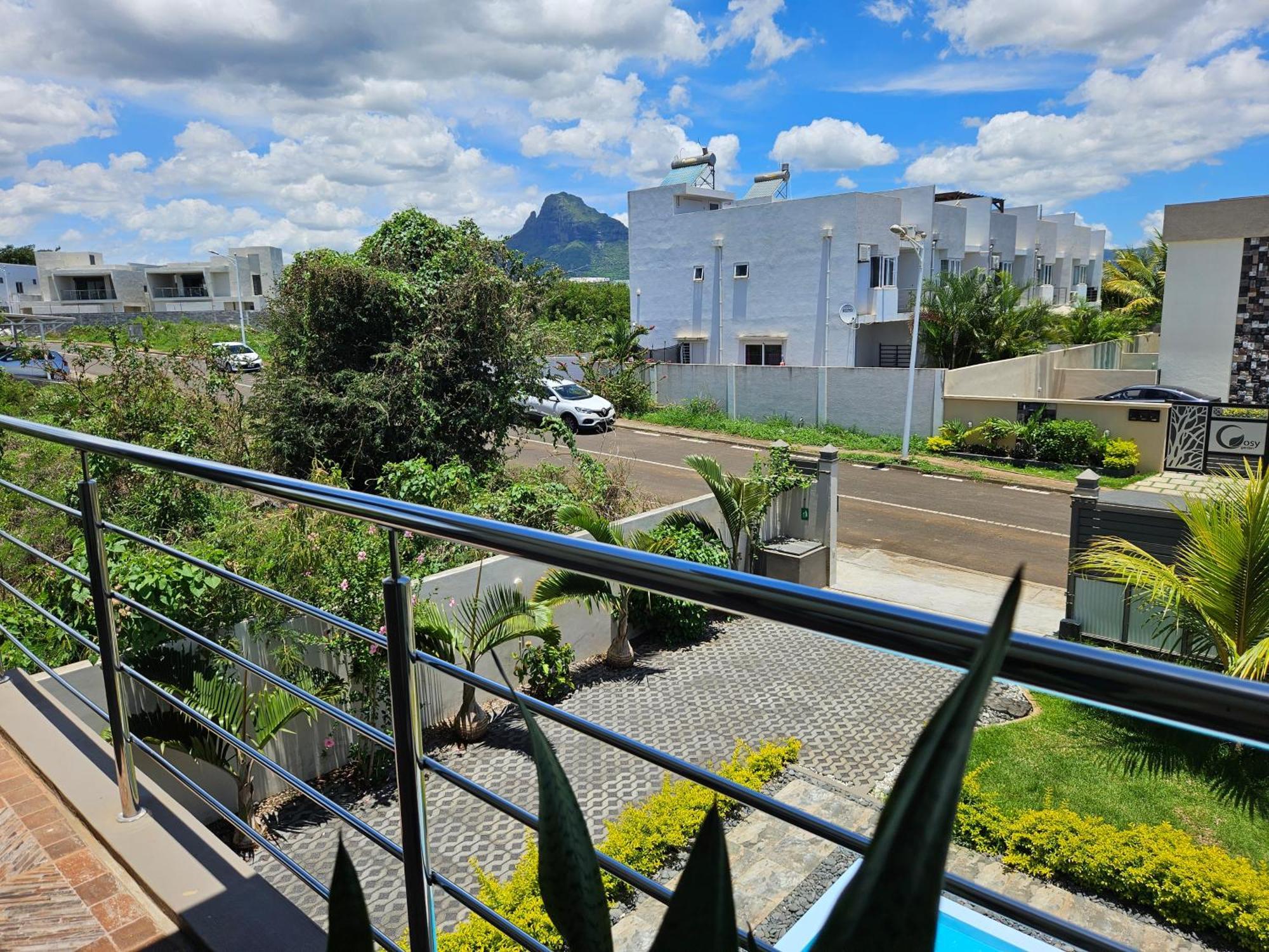 Villa Aahana - Flic En Flac Bagian luar foto