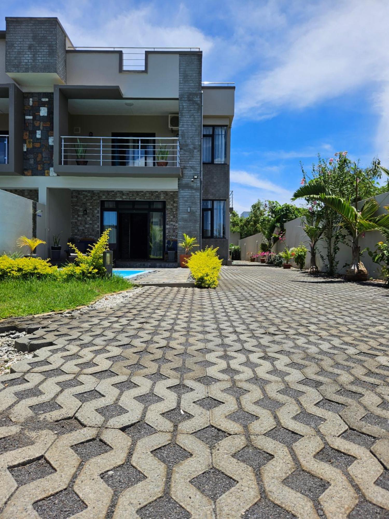 Villa Aahana - Flic En Flac Bagian luar foto