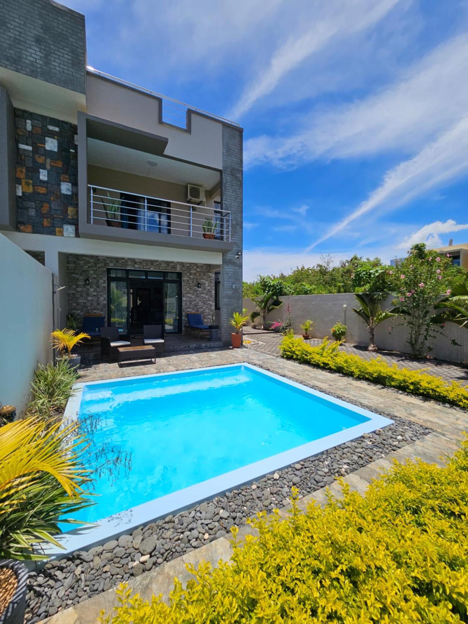 Villa Aahana - Flic En Flac Bagian luar foto