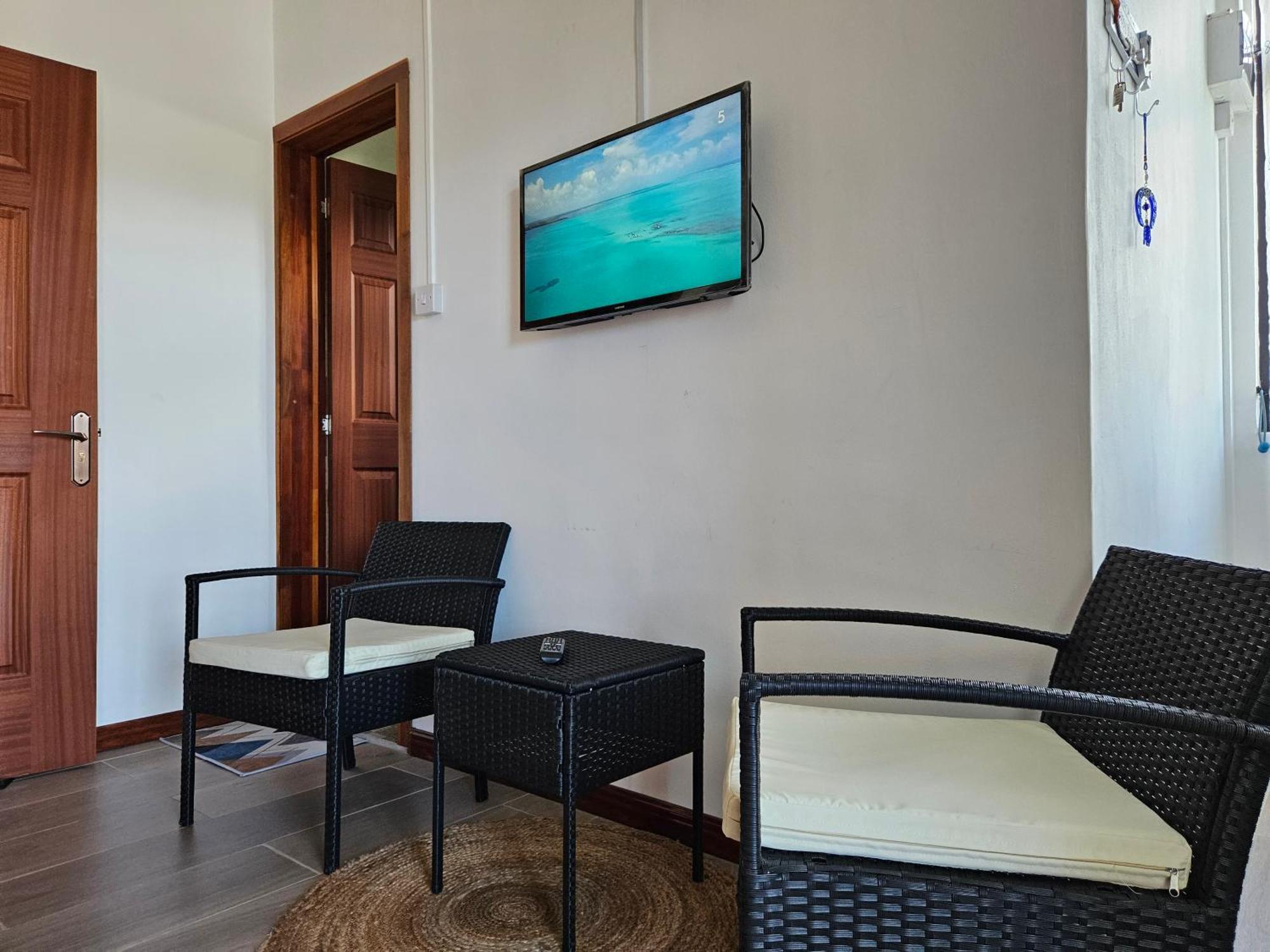 Villa Aahana - Flic En Flac Bagian luar foto